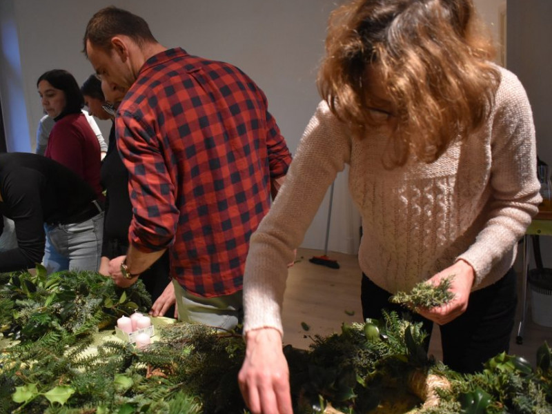 Mit jelképez az adventi koszorú? 