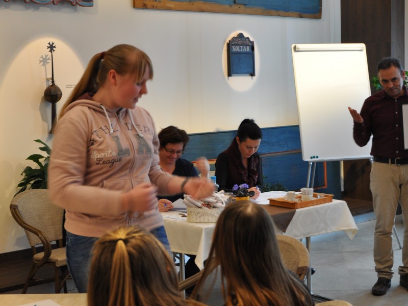 játékbanFORRaDALOM